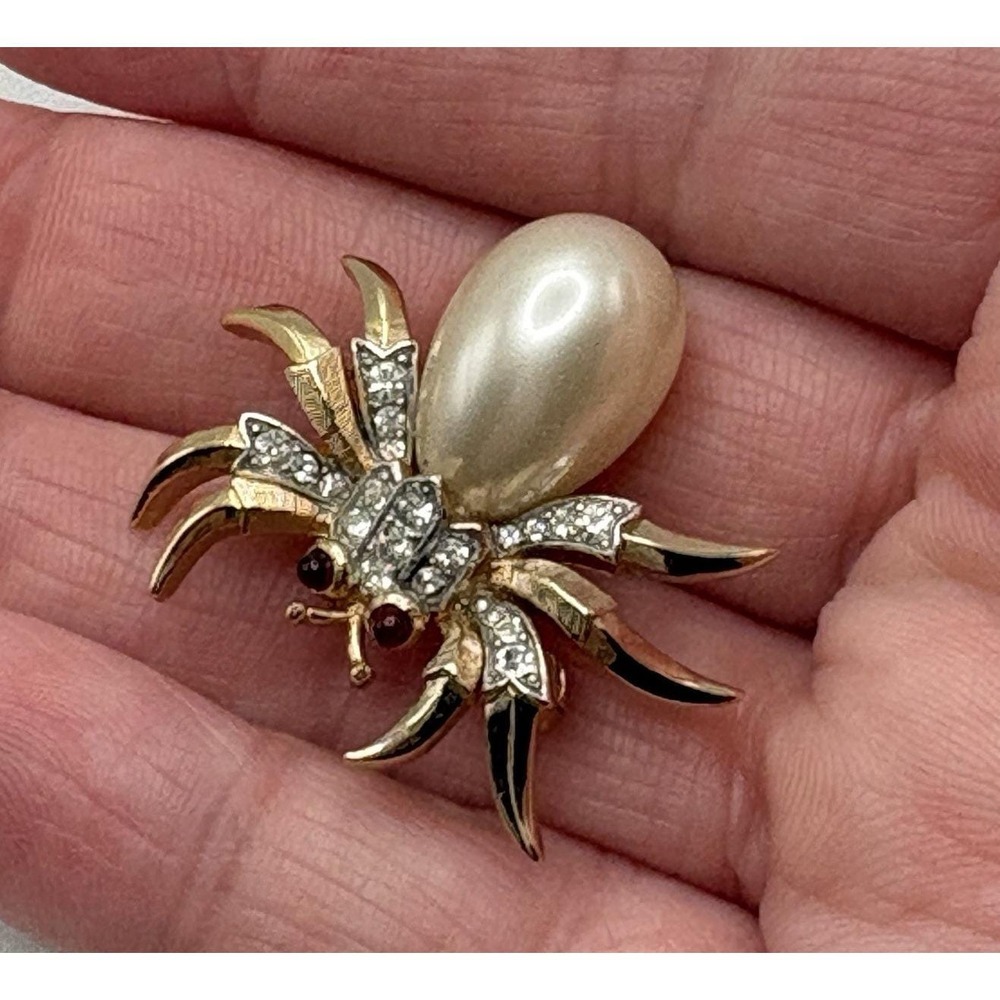 Vintage Trifari Spider Brooch Faux Pearl Rhinestones Glass Eyes GORGEOUS!